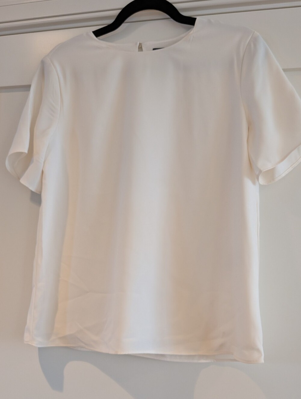 Banana Republic Crisp And Minimalist Blouse. Size Small